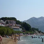 In With Sea View, Terrace, Air Conditioning, Wi-fi Apartament Duće