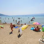 In With Sea View, Terrace, Air Conditioning, Wi-fi Duće