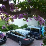 In With Sea View, Terrace, Air Conditioning, Wi-fi Duće