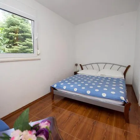 In With Sea View, Terrace, Air Conditioning, Wi-fi Apartment