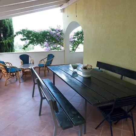 In With Sea View, Terrace, Air Conditioning, Wi-fi Apartment