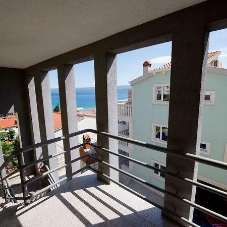Apartment In With Sea View, Terrace, Air Conditioning, Wi-fi *